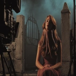 **<https://s.mj.run/8pQtVNsIJ6E> starlett Lauren Bessie giving an interview in a tenebrous movieset --v 7.0 --raw --ar 7:5** - Image #2 <@1071135204846096475>