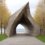 **cosmonautumnal scuptural art Seattle Washington waterfront Park art --s 250 --c 25 --iw 3 --raw --q 4 --p jh81ly1 4x7uqag --ar 70:99** - Image #1 <@1059634795207991457>