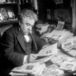 **abrahm vermont, un escritor adulto de 30 años en 1915 en rosario duerme cubierto por los ejemplares de diario como sabana. 'the vols stimme' su diario escrito en idish litografiado. Vive entre sus palabras en su cuarto muy pequeño de conventillo y con pocas cosas, para escribir y litografia. Escena de pelicula de thirller moderno ambientado en 1910 pero con la calidad actual de cine profesional. Vermont es dejado, tiene bigote largo y poco pelo y un poco gordo, viste formal, pero gastado.** - Image #2 <@985959374633717780>